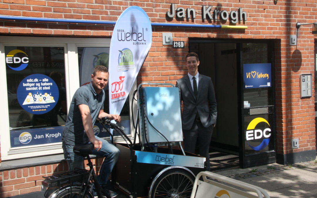 Dan Weibel Cykler på el-cykel i Gladsaxe til fordel for klima-certifikat