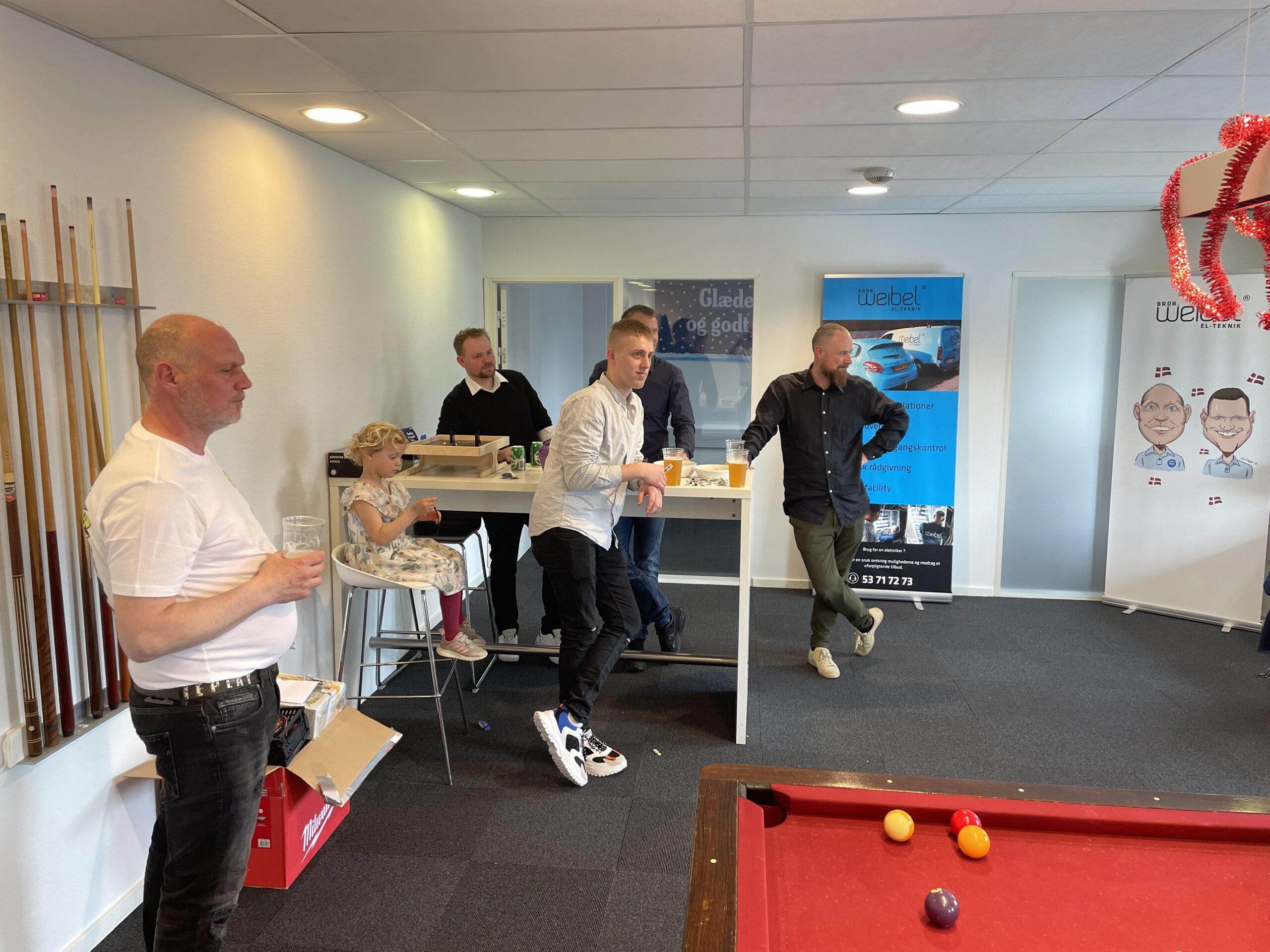 Brdr. Weibel ønsker Stefan tillykke med svendebrevet