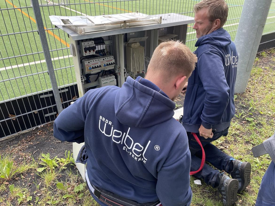 438115893_1196155511730777_6728990387548094969_n De dygtige elektrikere fra brdr weibel