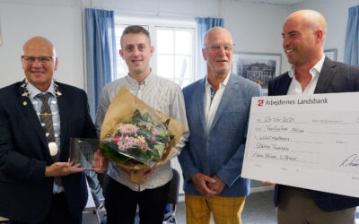 Stefan Thorsen fra Brdr. Weibel modtog legat fra Gladsaxe Håndværkerforening